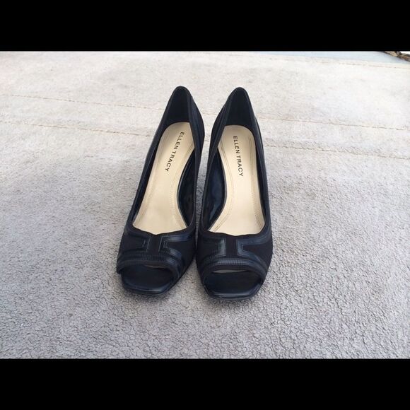 Ellen Tracy-Randy classic black open toe pump - Picture 1 of 4